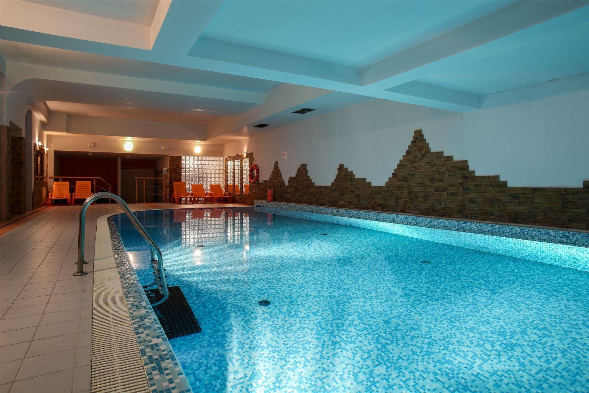 Styl Radowid Z Basenem, Centrum Miasta Apartment *